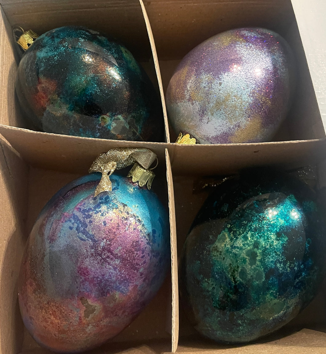 2 ornaments